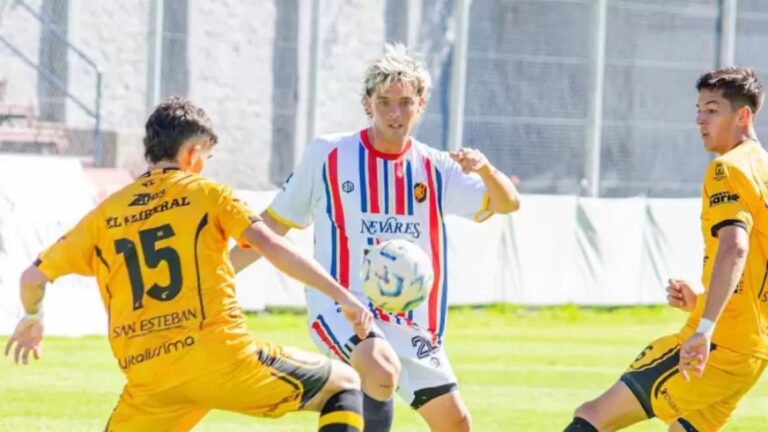 Debut polémico: Santiago Maratea jugó en la Reserva de Colegiales y estallaron las críticas