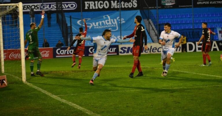 Tremendo: metió un doblete lesionado para derrotar a Colón