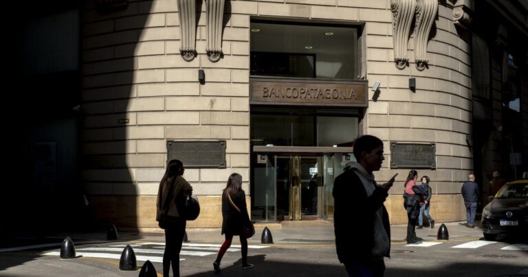 La economía creció 5,8% en el primer trimestre, impulsada por los bancos y la actividad hotelera
