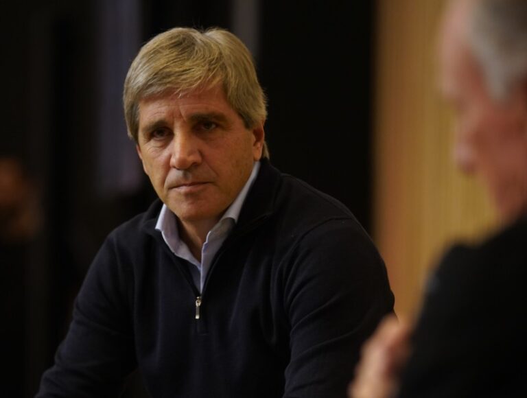 Sólo uno de cada cinco argentinos tiene dólares y la mitad no los quiere gastar