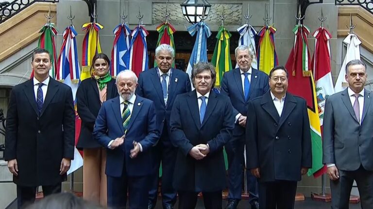 Cumbre del Mercosur: Javier Milei encabeza reunión con mandatarios y traspasa mando a Brasil