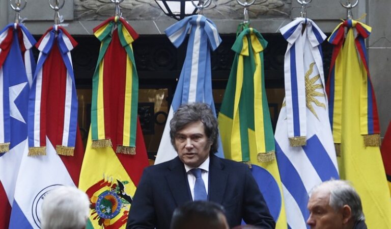 Milei amenazó con romper el Mercosur «si se insiste en el camino que no dio resultado»