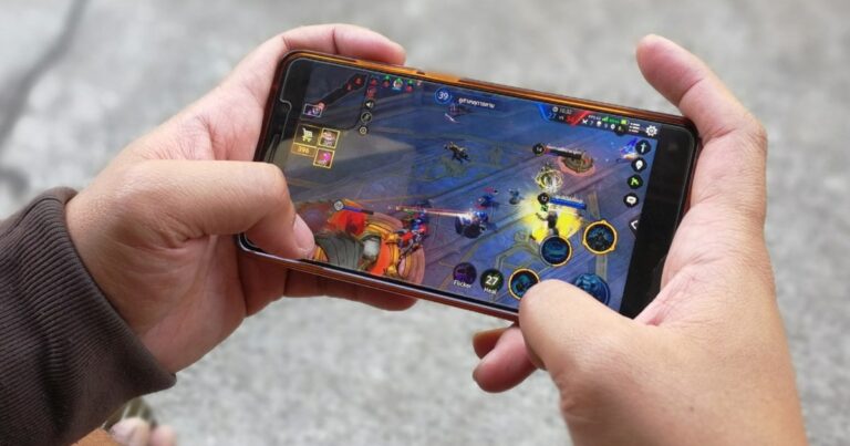 Ganar dinero con el celular: qué tan real es la promesa de las apps que pagan por jugar