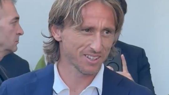 El AC Milan presenta a Luka Modric que llega tras una década de éxitos en Real Madrid