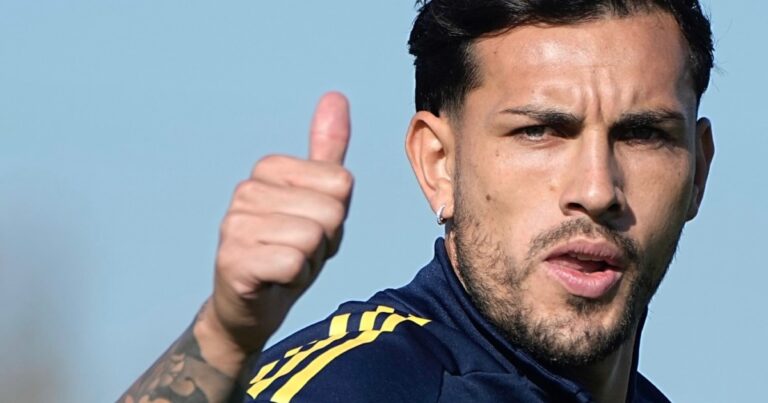 Con Paredes, los dos equipos que probó Russo en la práctica de Boca