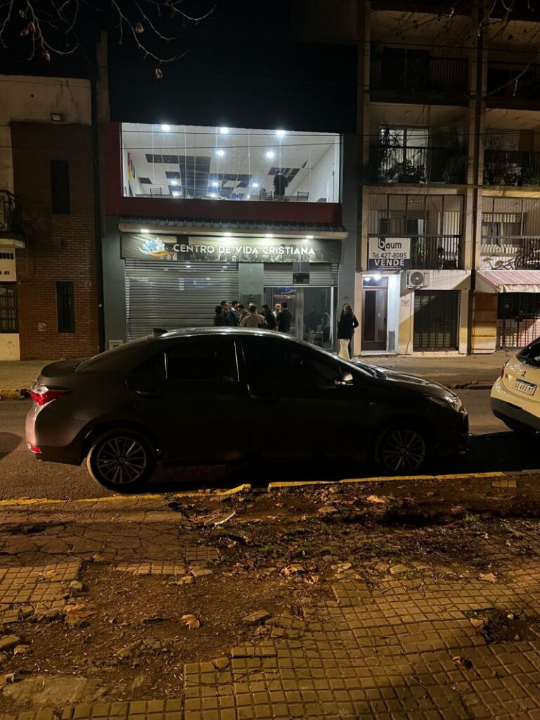 Un templo evangélico, el purgatorio de los aspirantes a entrar en las listas libertarias