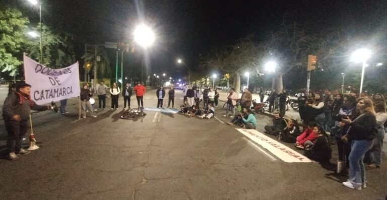 Paritarias docentes en Catamarca. Jalil propone salarios de indigencia